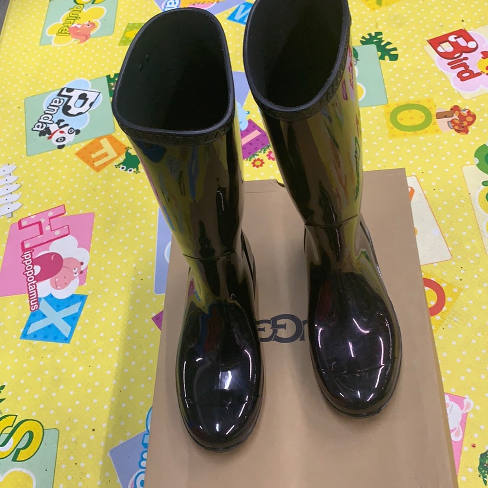 NWOT UGG Boots